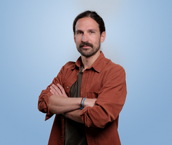 Dr. Nikolaos Tsipinakis