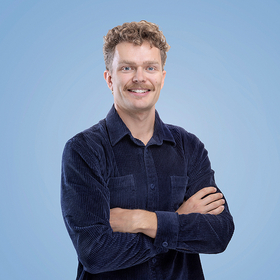 Dr. Simon Briend